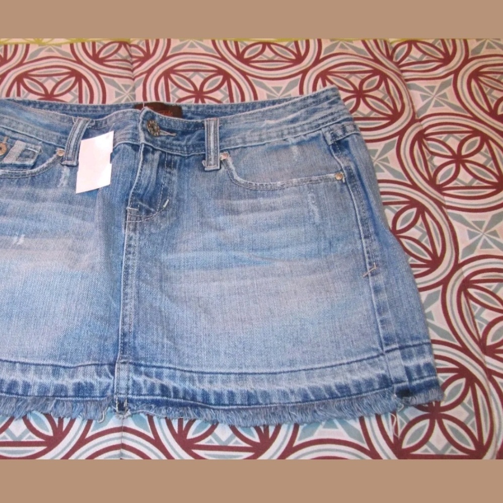 Pre-owned Women's (Juniors) Aeropostale Mini Skirt